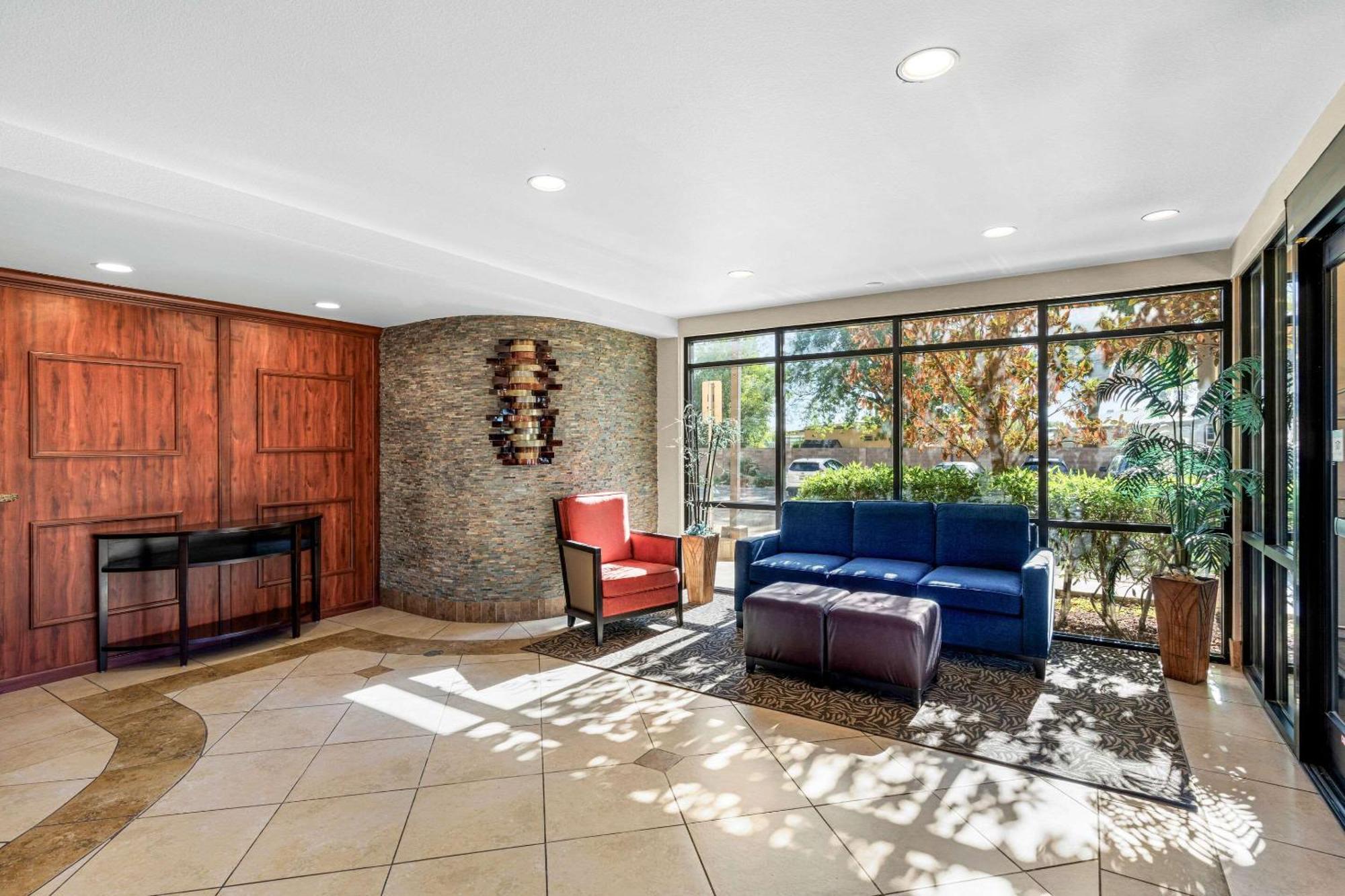 Comfort Suites Vacaville-Napa Valley Area Dış mekan fotoğraf